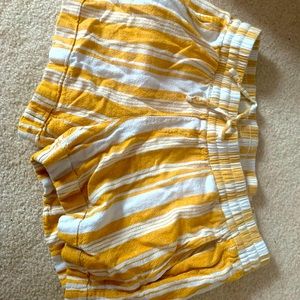 Old Navy M shorts